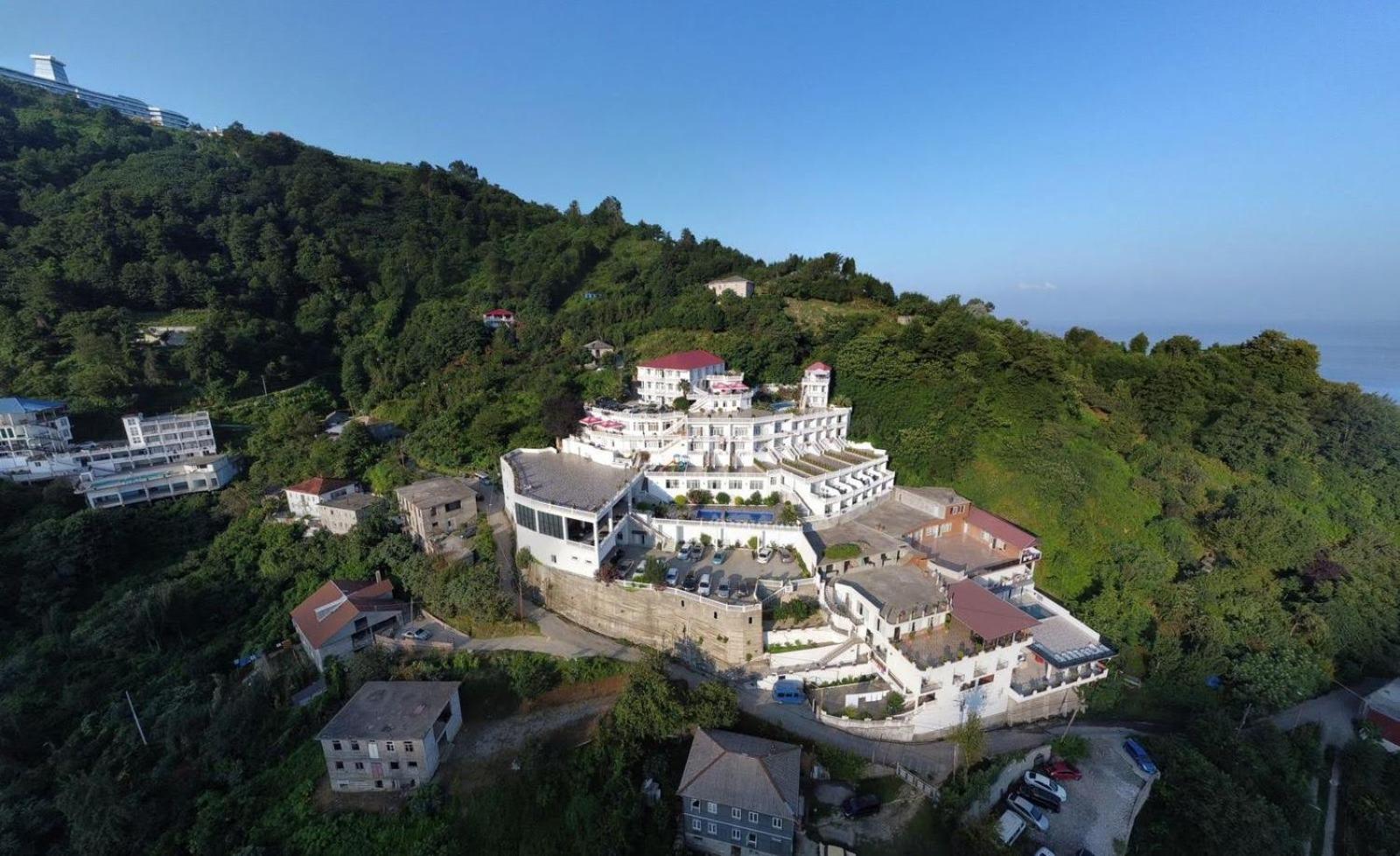Zura Palace Hotel 4*