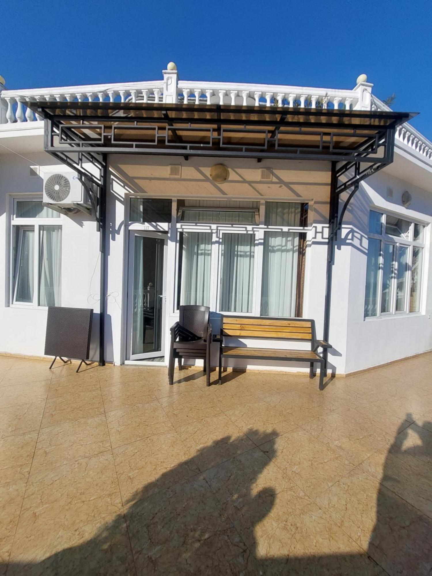 Zura Palace Hotel