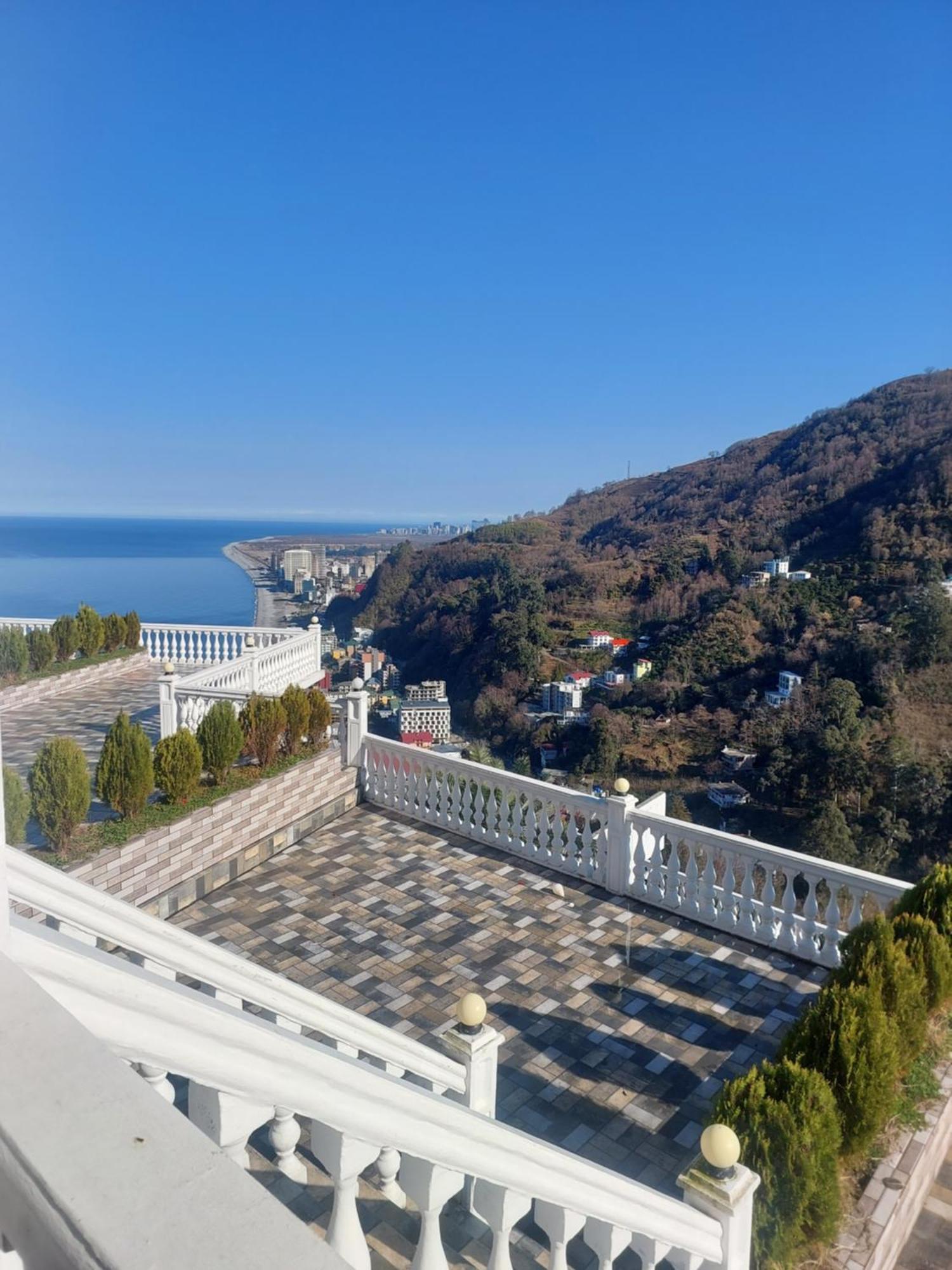 Zura Palace Hotel