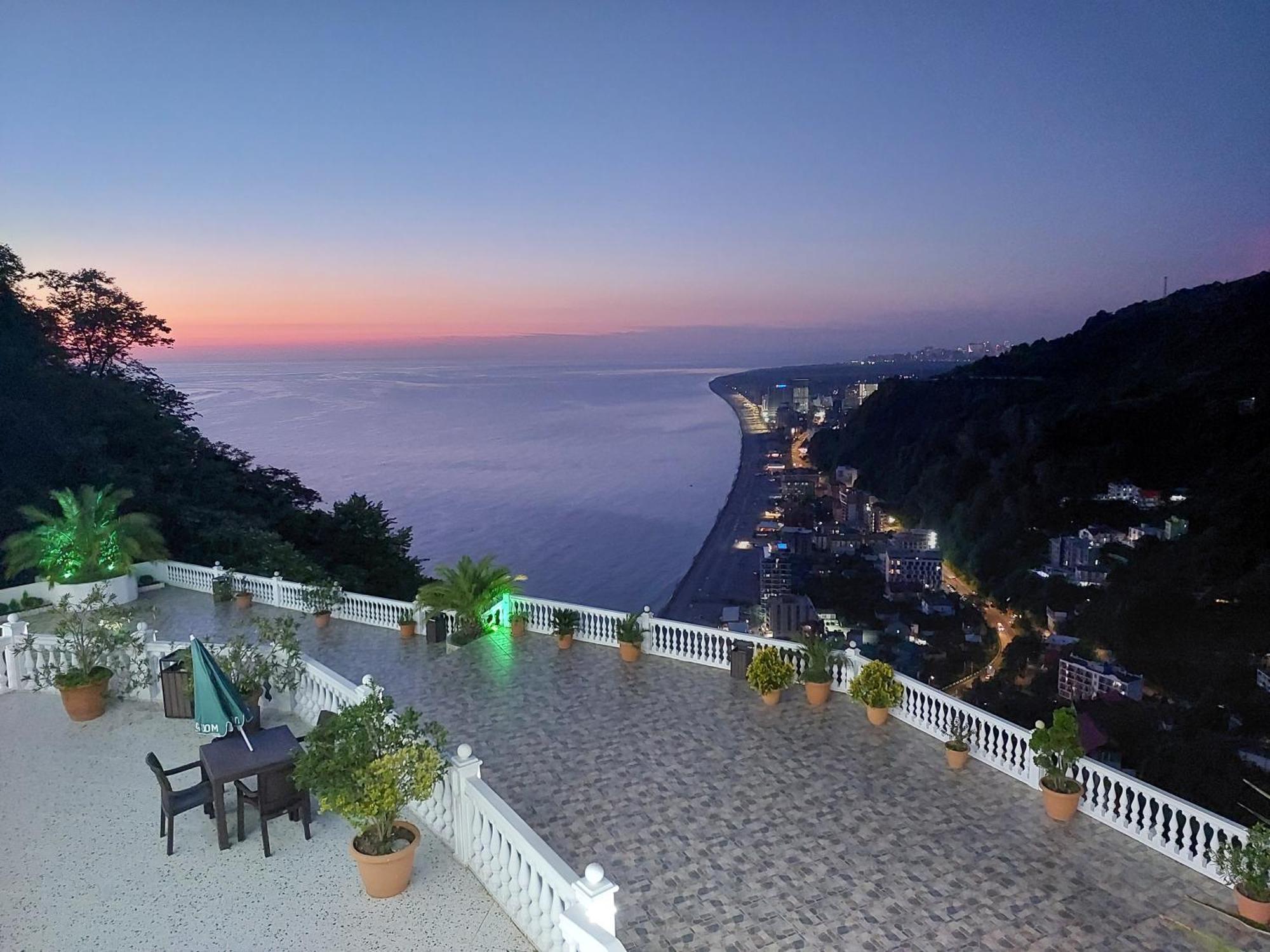 Zura Palace Hotel Kvariati