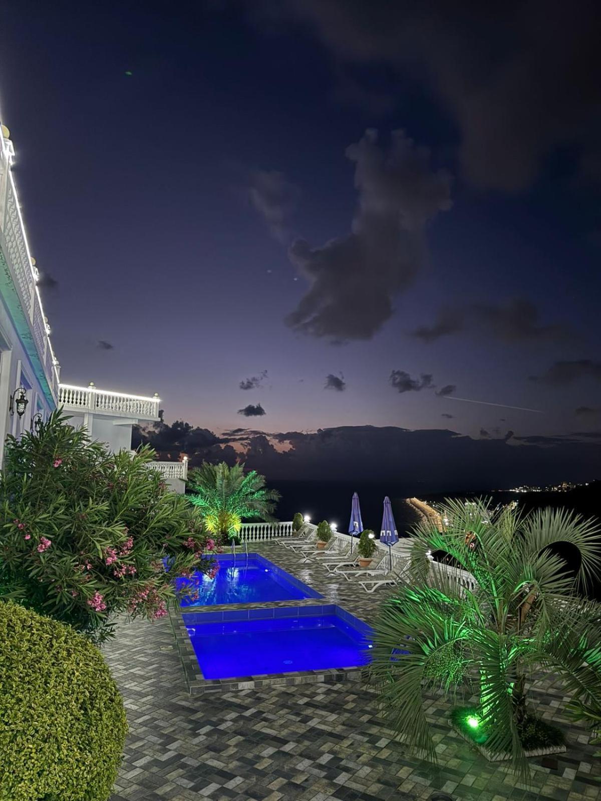 Zura Palace Hotel 4*